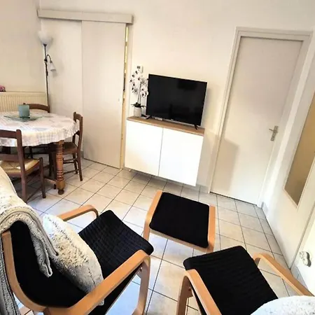 For 2 People アパート エクスレバン